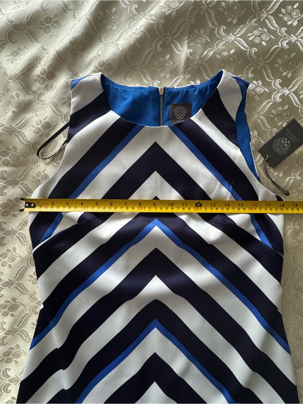 Vince Camuto Chevron Striped Sleeveless Shift Dress Size 8 NWT - Picture 8 of 10